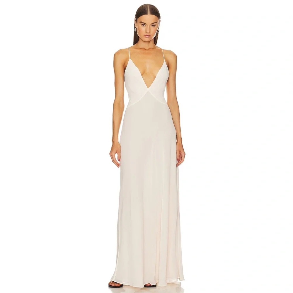 Elegant White Evening Gown - Picture 7 of 14